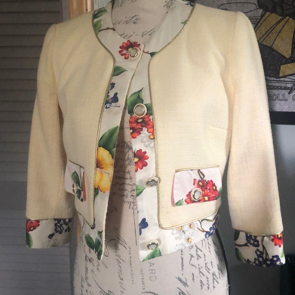Dolce & Gabana Floral Print Evening Jacket - Picture 2 of 12
